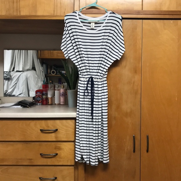 Very lightly used drawstring waist dress - Picture 2 of 4